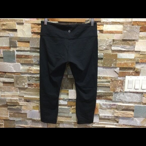 LULULEMON ATHLETICA Sport Capri   - Picture 2 of 6